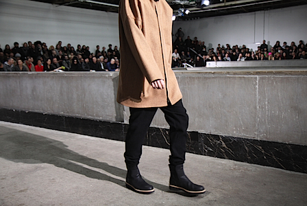 KRISVANASSCHE_LOOK2011-12AW_TIURF113.jpg KRISVANASSCHE_LOOK2011-12AW_TIURF113.jpg