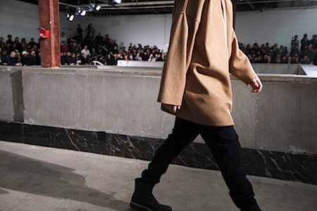 KRISVANASSCHE_LOOK2011-12AW_TIURF115.jpg KRISVANASSCHE_LOOK2011-12AW_TIURF115.jpg